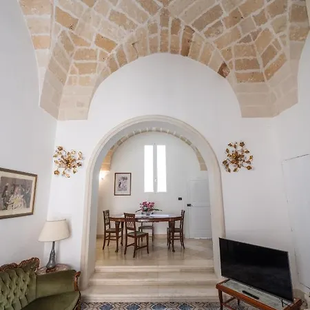 In Palazzo Storico דירה לצ'ה