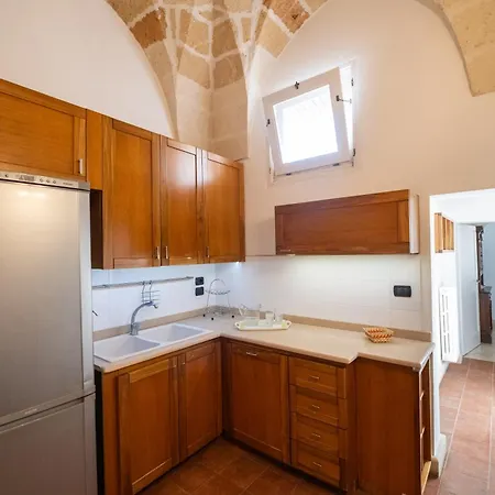 In Palazzo Storico * לצ'ה