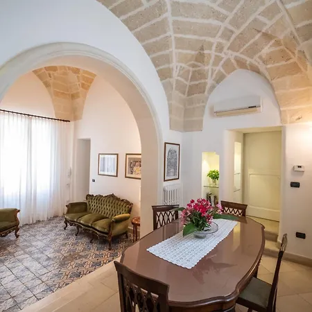 In Palazzo Storico