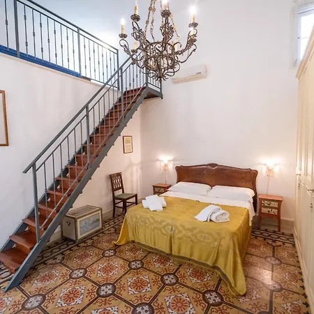 In Palazzo Storico דירה